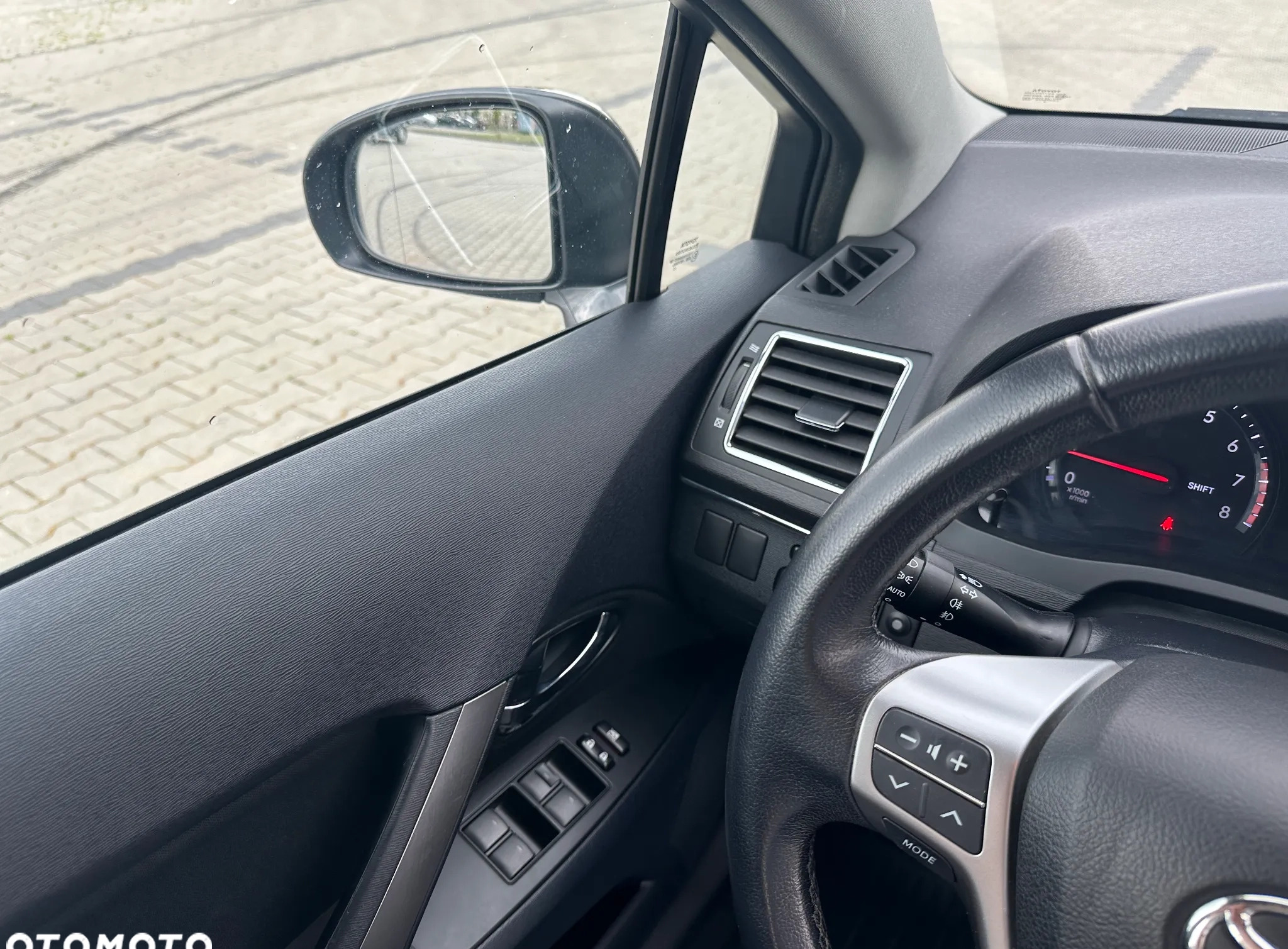 Toyota Avensis cena 46500 przebieg: 182990, rok produkcji 2012 z Lubomierz małe 254
